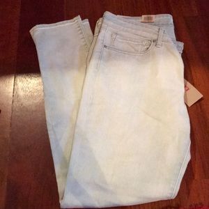 BRAND NEW LEVIS WITH TAGS